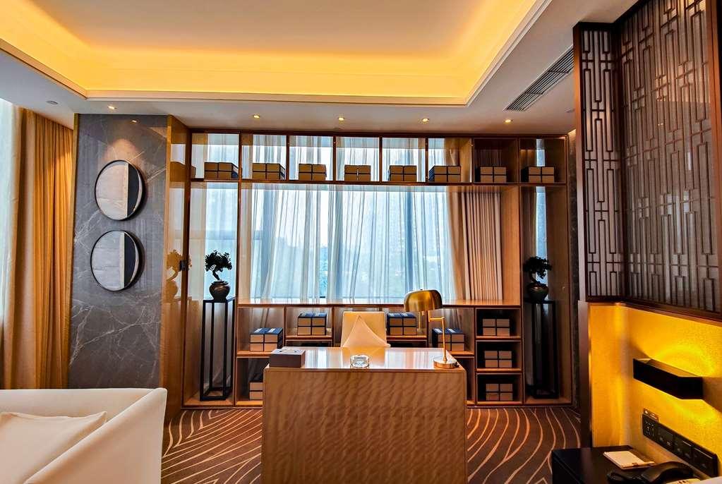 Leshan Ramada Hotel Kamer foto