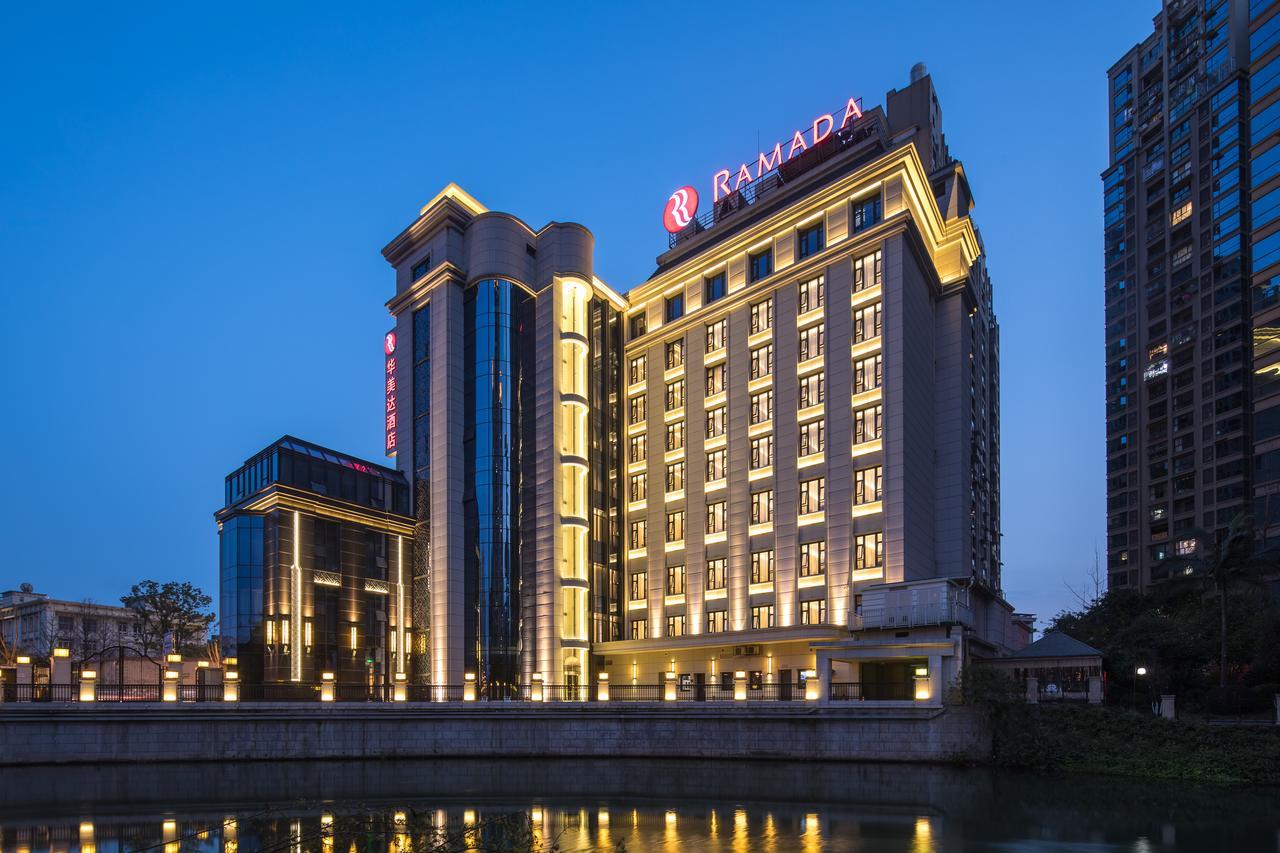 Leshan Ramada Hotel Buitenkant foto